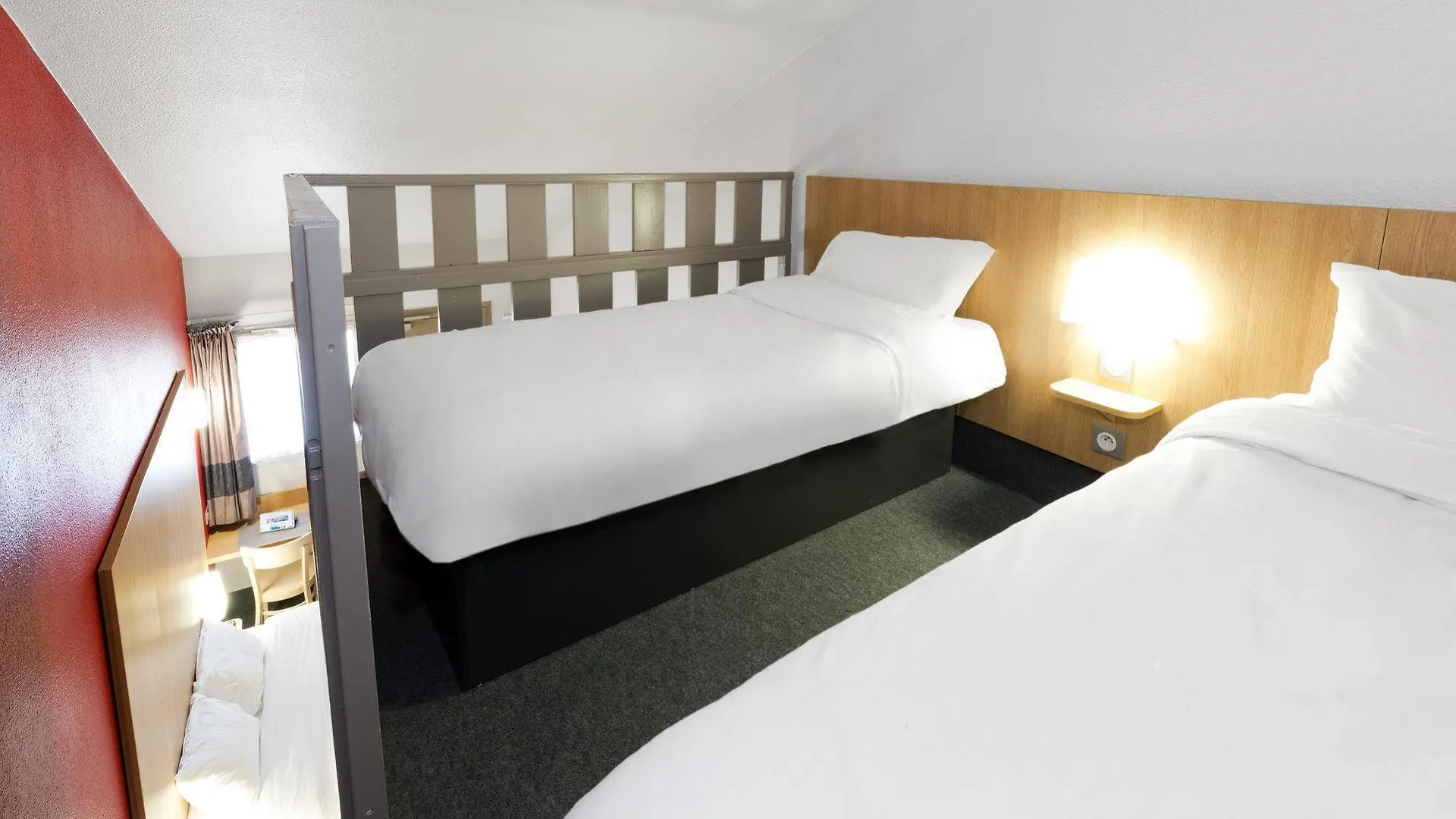 B&B Hotel Clermont-Ferrand Le Brezet Aeroport